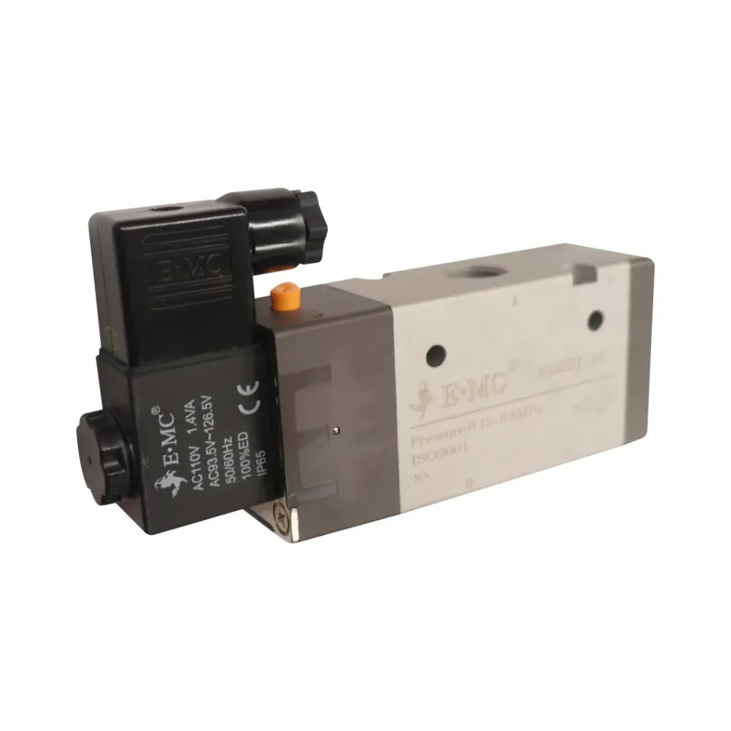 Electroválvula 3/2 una bobina, "de bajo consumo de corriente .7 W" tamaño 4, 110 VAC puertos 3/8'' BSP